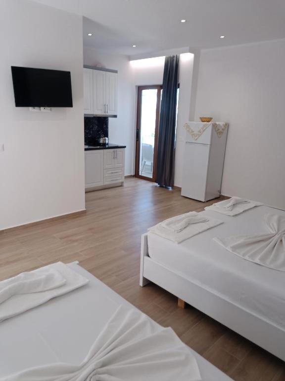 Hotel Opolonia Ksamil Buitenkant foto
